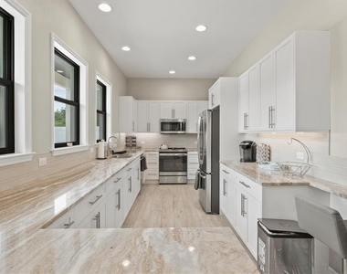 1905 Tulip Drive - Photo Thumbnail 14