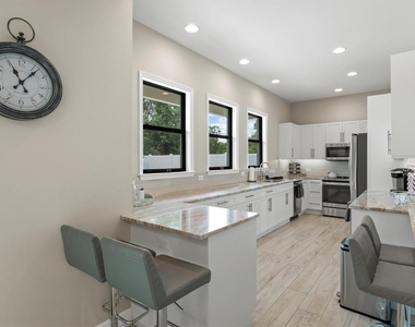 1905 Tulip Drive - Photo Thumbnail 15