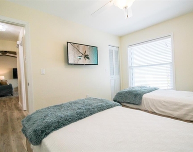 3852 Gatewood Drive - Photo Thumbnail 18