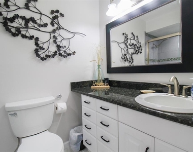 3852 Gatewood Drive - Photo Thumbnail 14