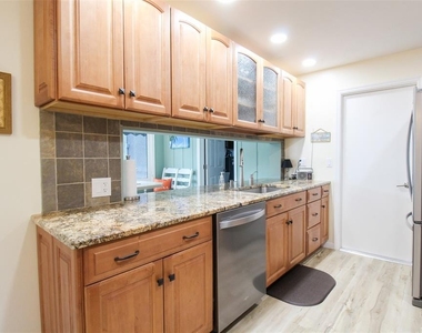 3852 Gatewood Drive - Photo Thumbnail 28