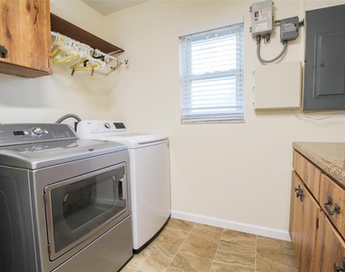 3852 Gatewood Drive - Photo Thumbnail 36