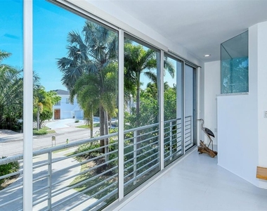 213 N Washington Drive - Photo Thumbnail 48