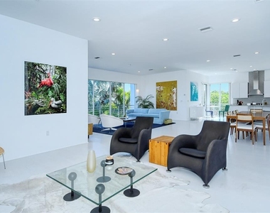 213 N Washington Drive - Photo Thumbnail 23