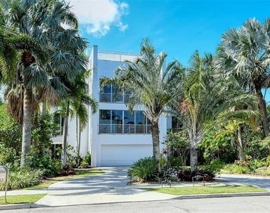 213 N Washington Drive - Photo Thumbnail 80