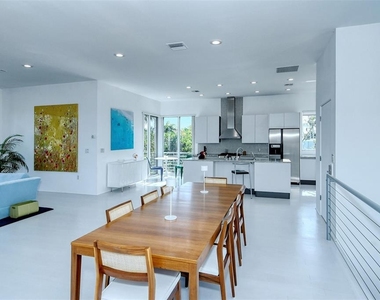 213 N Washington Drive - Photo Thumbnail 11