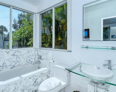 213 N Washington Drive - Photo Thumbnail 64