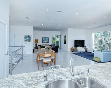 213 N Washington Drive - Photo Thumbnail 15