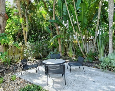 213 N Washington Drive - Photo Thumbnail 72