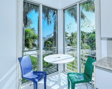 213 N Washington Drive - Photo Thumbnail 16