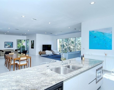 213 N Washington Drive - Photo Thumbnail 14