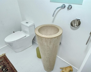 213 N Washington Drive - Photo Thumbnail 19