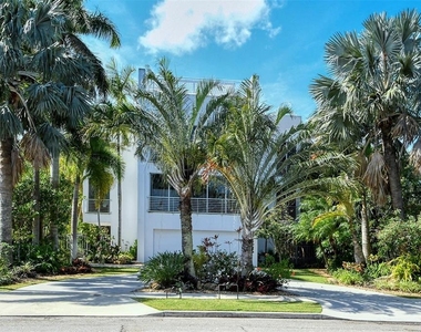 213 N Washington Drive - Photo Thumbnail 79