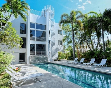 213 N Washington Drive - Photo Thumbnail 75