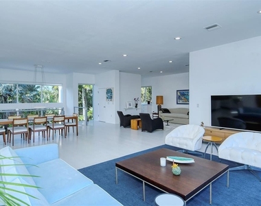 213 N Washington Drive - Photo Thumbnail 8