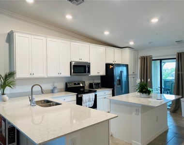 5664 Palmer Circle - Photo Thumbnail 9