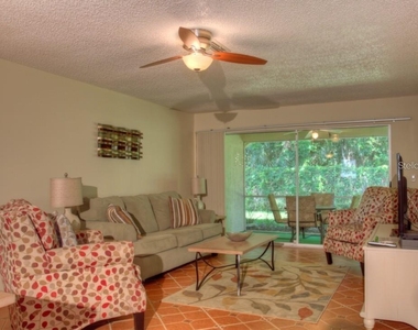 7062 W Country Club Drive N - Photo Thumbnail 3