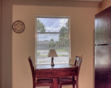 7062 W Country Club Drive N - Photo Thumbnail 10
