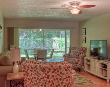 7062 W Country Club Drive N - Photo Thumbnail 6