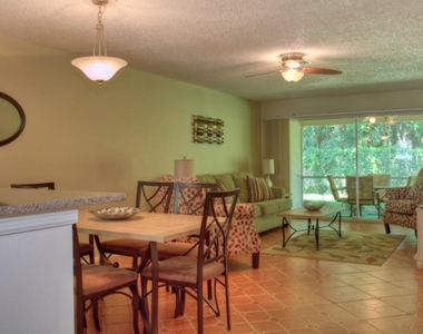 7062 W Country Club Drive N - Photo Thumbnail 2