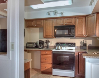 7062 W Country Club Drive N - Photo Thumbnail 9