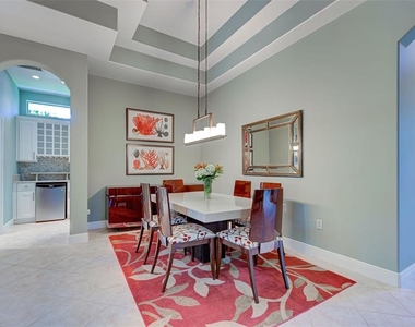 354 Melrose Court - Photo Thumbnail 7