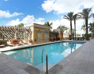 750 N Tamiami Trail - Photo Thumbnail 41