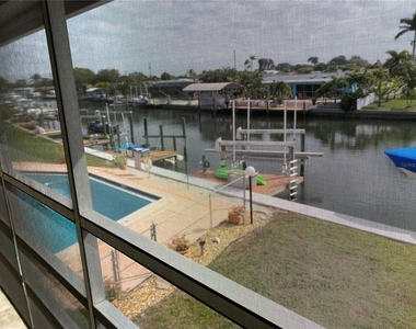 10427 Waterbird Way - Photo Thumbnail 11