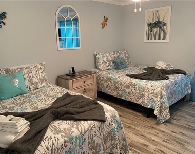 10427 Waterbird Way - Photo Thumbnail 12