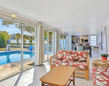 4315 Royal Palm Drive - Photo Thumbnail 20