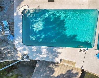 4315 Royal Palm Drive - Photo Thumbnail 36