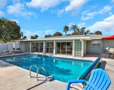 4315 Royal Palm Drive - Photo Thumbnail 33