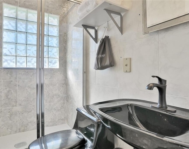 4315 Royal Palm Drive - Photo Thumbnail 23