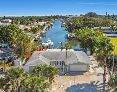 4315 Royal Palm Drive - Photo Thumbnail 2