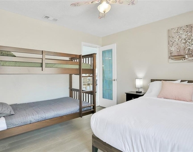 4315 Royal Palm Drive - Photo Thumbnail 25