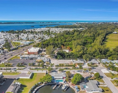 4315 Royal Palm Drive - Photo Thumbnail 44