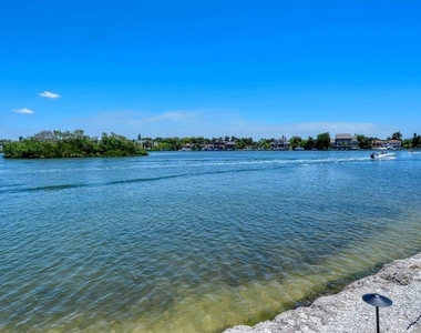 1250 N Portofino Drive - Photo Thumbnail 39