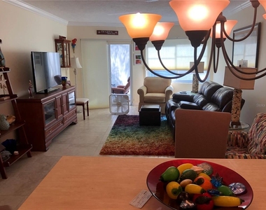 1250 N Portofino Drive - Photo Thumbnail 11