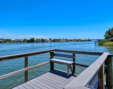 1250 N Portofino Drive - Photo Thumbnail 33