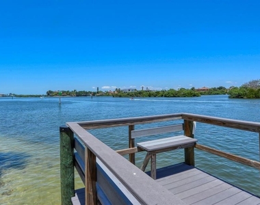 1250 N Portofino Drive - Photo Thumbnail 34