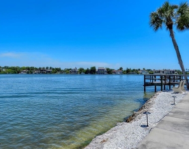 1250 N Portofino Drive - Photo Thumbnail 21