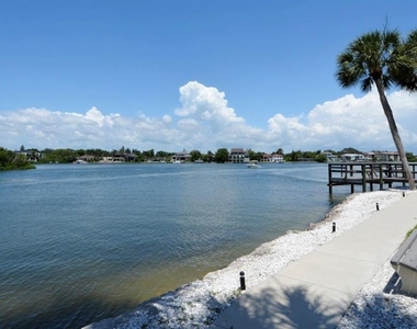 1250 N Portofino Drive - Photo Thumbnail 63