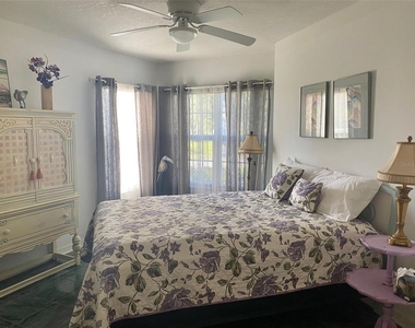 2602 Edgewater Court - Photo Thumbnail 16