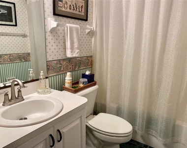 2602 Edgewater Court - Photo Thumbnail 17