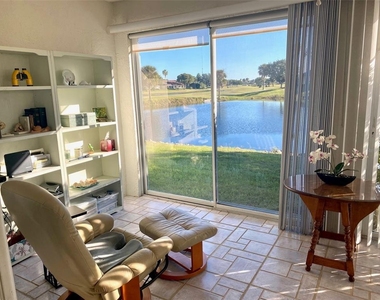2602 Edgewater Court - Photo Thumbnail 12