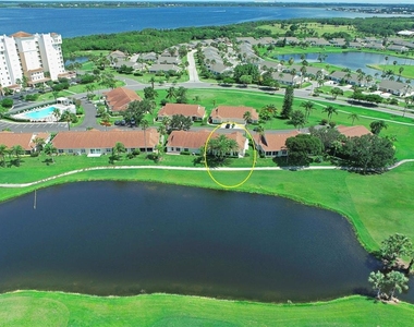 2602 Edgewater Court - Photo Thumbnail 18