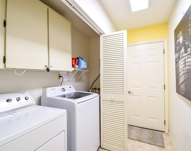 243 Southampton Lane - Photo Thumbnail 18