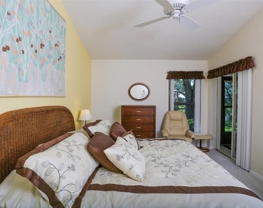 226 Southampton Lane - Photo Thumbnail 7