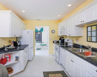 226 Southampton Lane - Photo Thumbnail 9