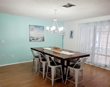 2203 43rd Street W - Photo Thumbnail 9